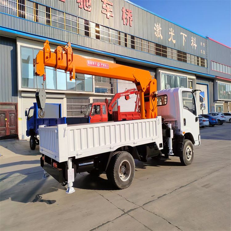 集宁区三轮随车吊定制 农用改装机自备吊中瑞长期出售